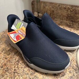 Navy Slip-On Men's Shoes Skechers size 8.5 NEW